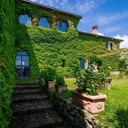 拉洛卡伊亚公寓 *